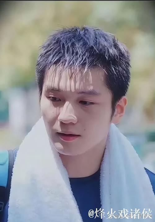 诺坎普看台高唱“阿隆索留下”,巴萨球迷借胜局嘲讽阿隆索 诺坎普看台高唱“阿隆索留下”,巴萨球迷借胜局嘲讽阿隆索